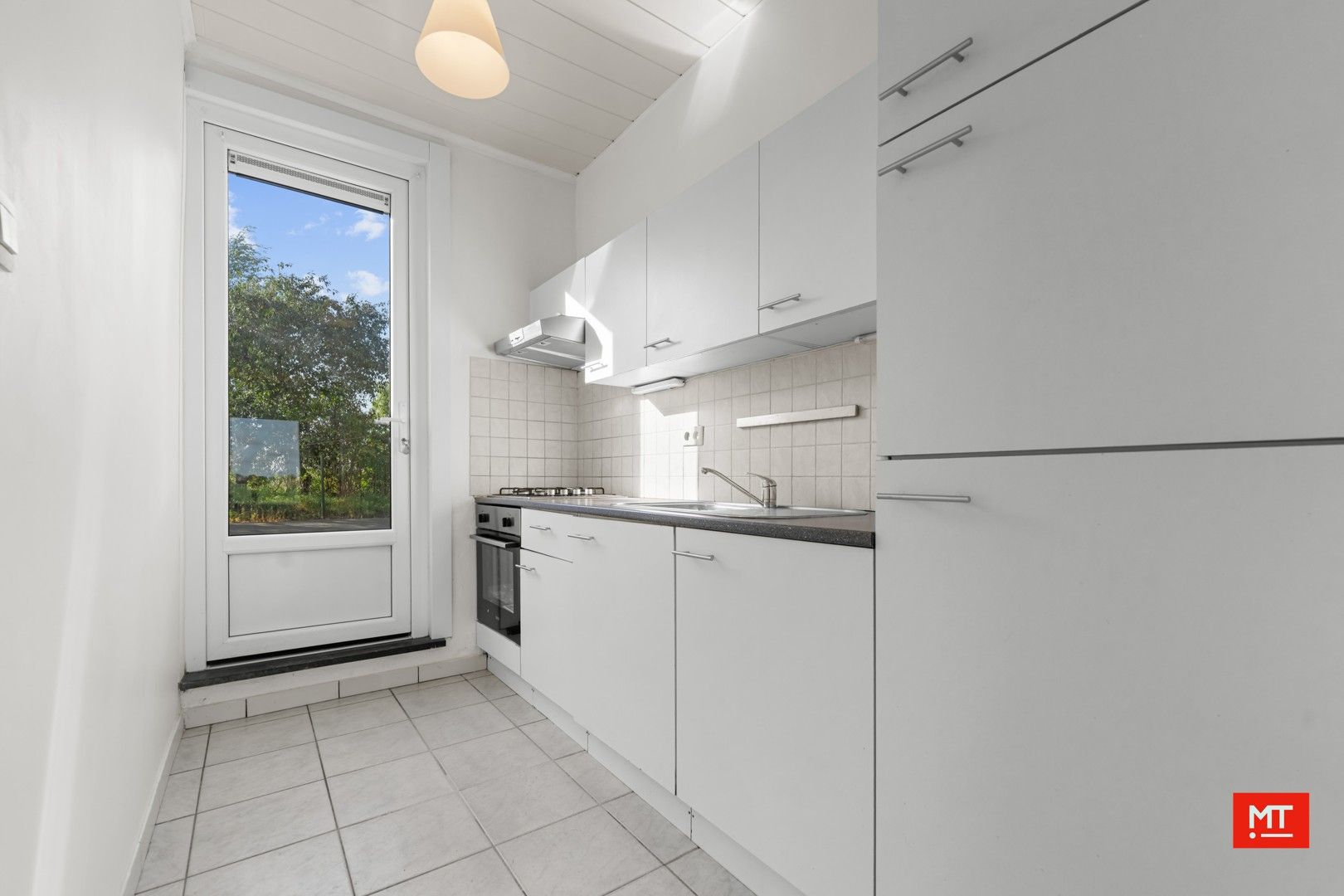 Landelijk gelegen alleenstaande woning met 3 slaapkamers, tuin en garage in Bikschote foto 11