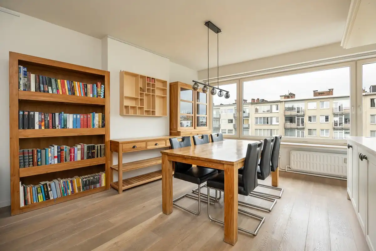 Zeer ruim en lichtrijk appartement te koop foto 5
