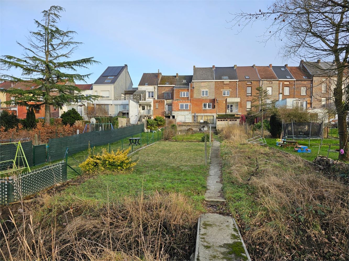 Ruime, praktische woning met tuin foto 35