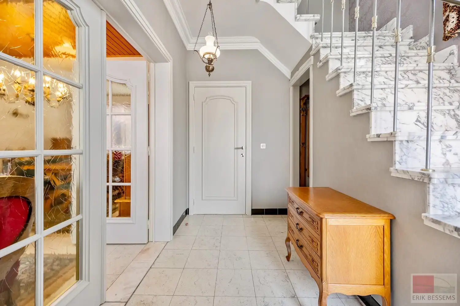 Leuke te renoveren halfopen bebouwing met potentieel en 3 ruime slaapkamers. foto 2