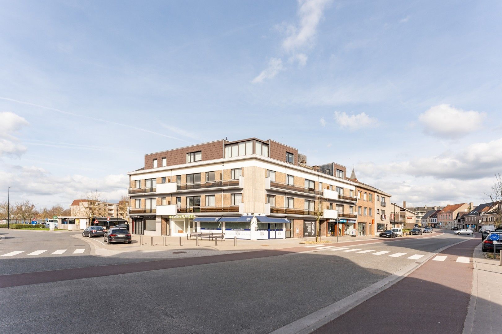 Instapklaar appartement met 2 slaapkamers op wandelafstand van de markt van Oostrozebeke! foto 12