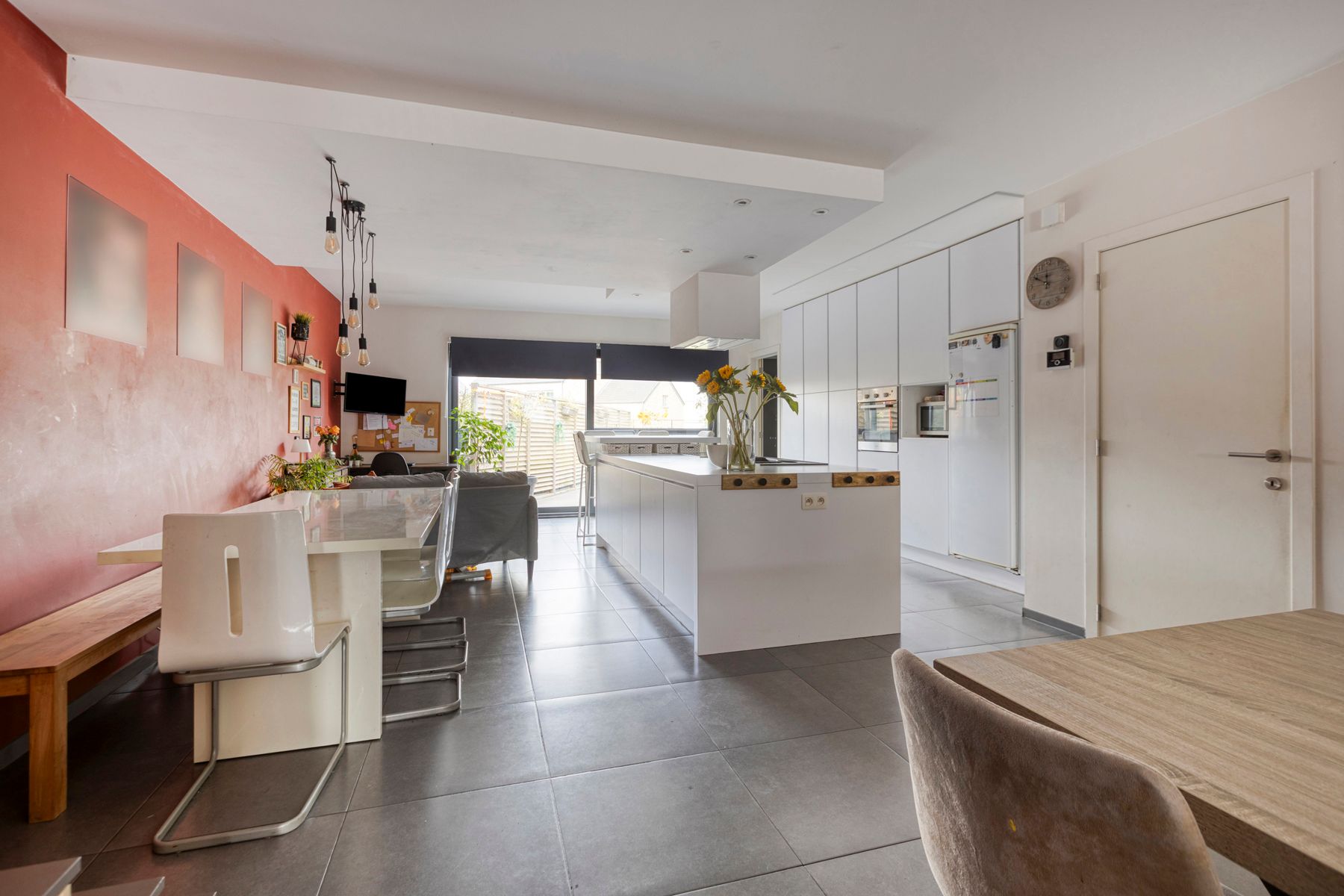 Moderne nieuwbouwwoning met 4 slaapkamers en gezellige tuin. foto 15