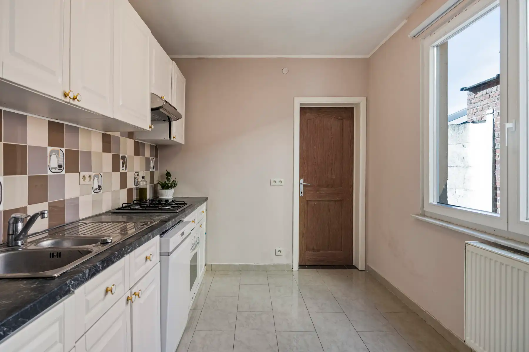 Ruime woning met 4 slaapkamers nabij centrum foto 7