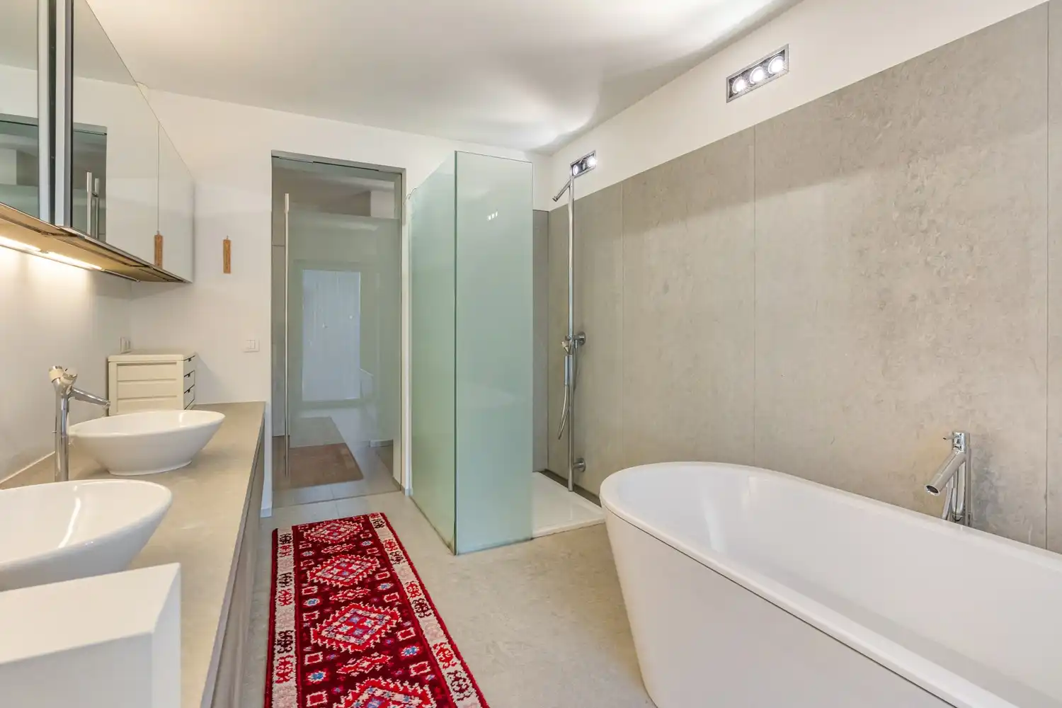 Ruim, modern en gelijkvloers appartement met 3 slaapkamers, een groot terras, 2 autostaanplaatsen en 2 kelders te centrum Leuven! foto 16