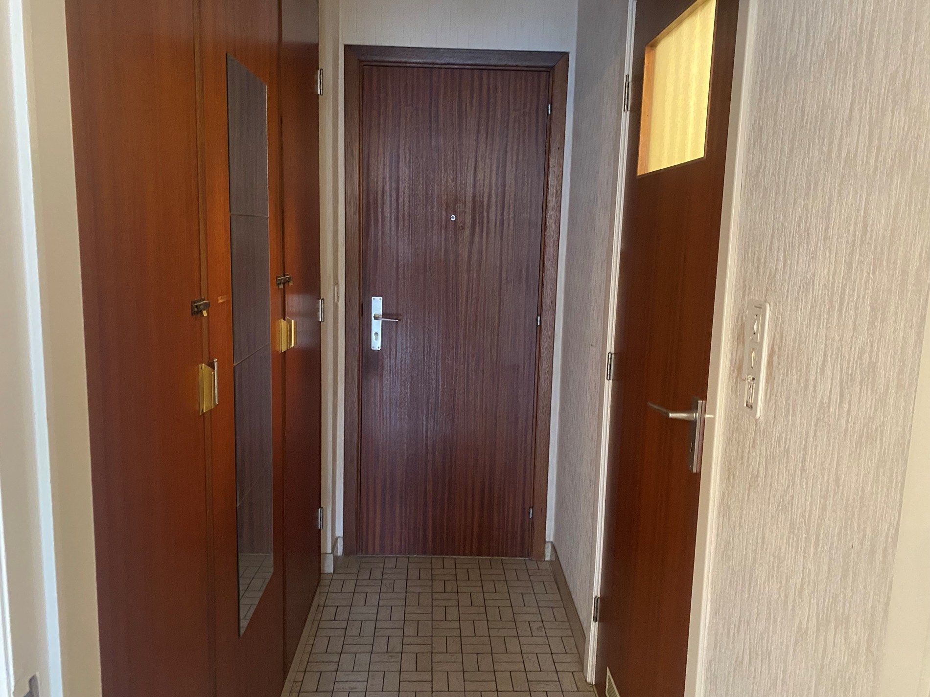 Centraal gelegen studio met terras en open zicht op het Mijnplein in Oostende foto 20