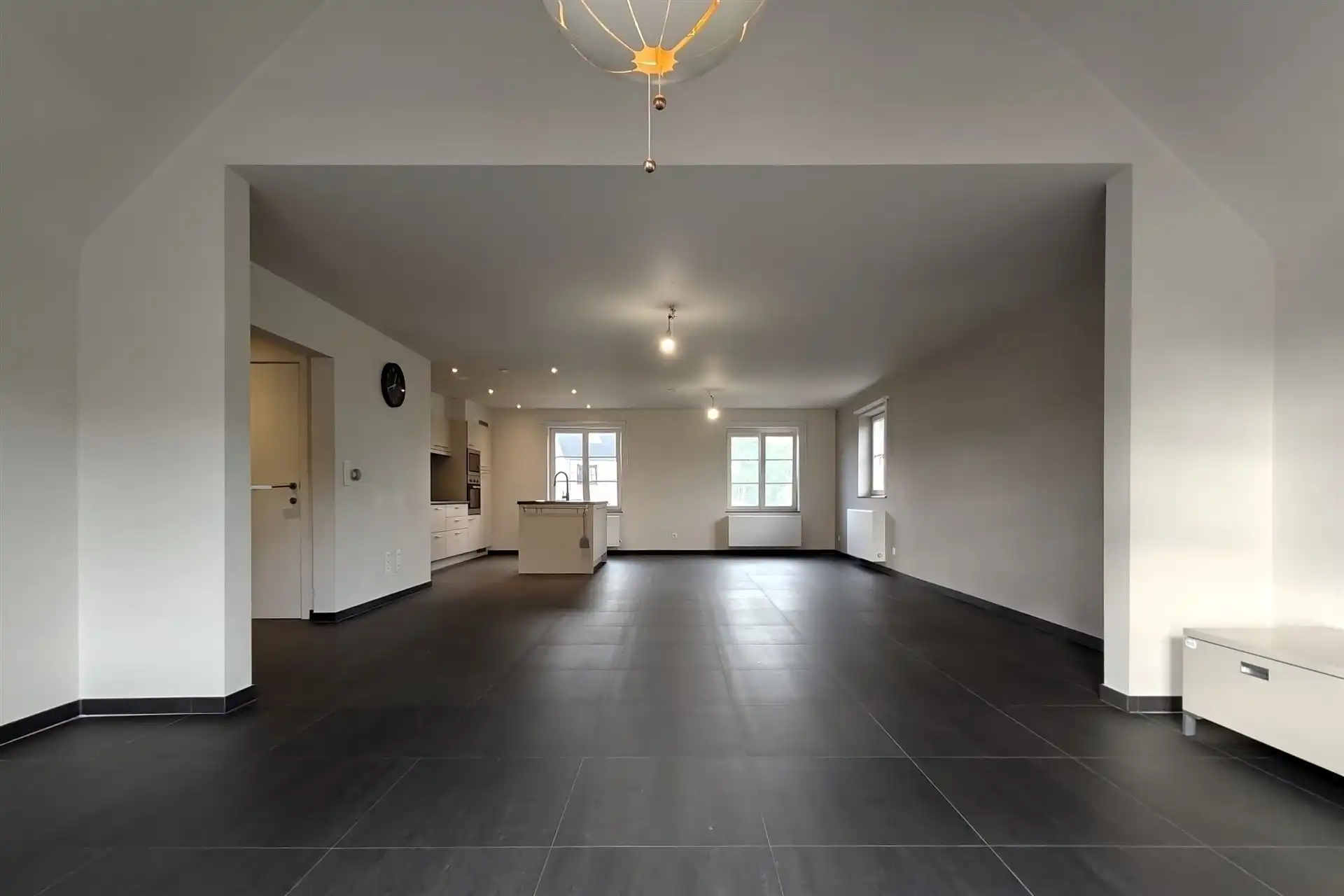 Ruime duplex (197m²) in een residentiële woonwijk te Munsterbilzen foto 2