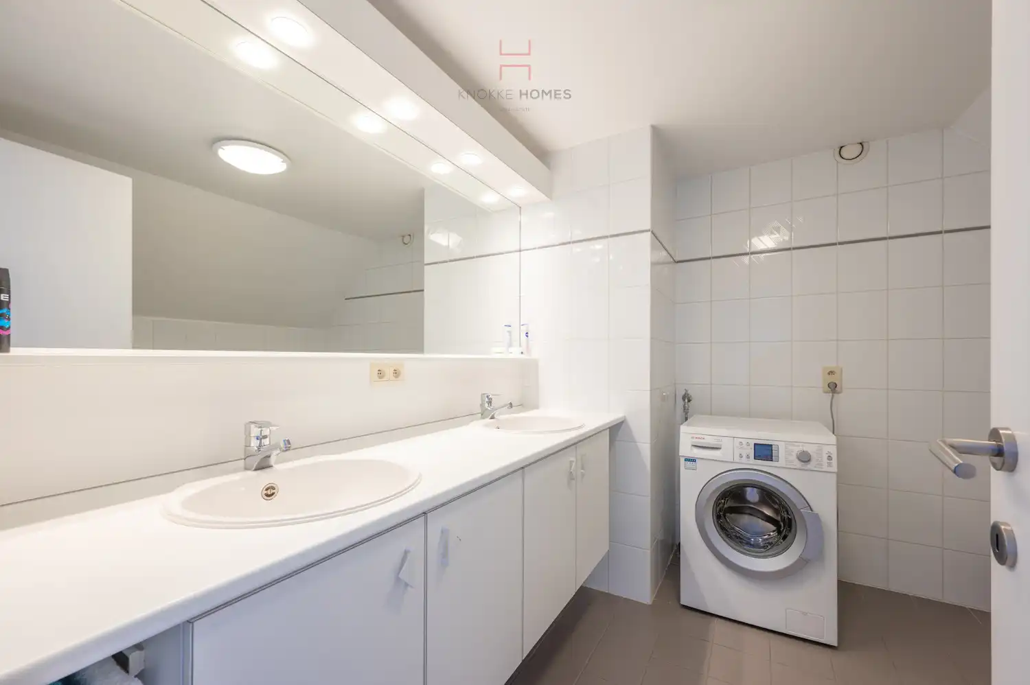 Licht en ruim duplexappartement met zonovergoten terras in Heist foto 29