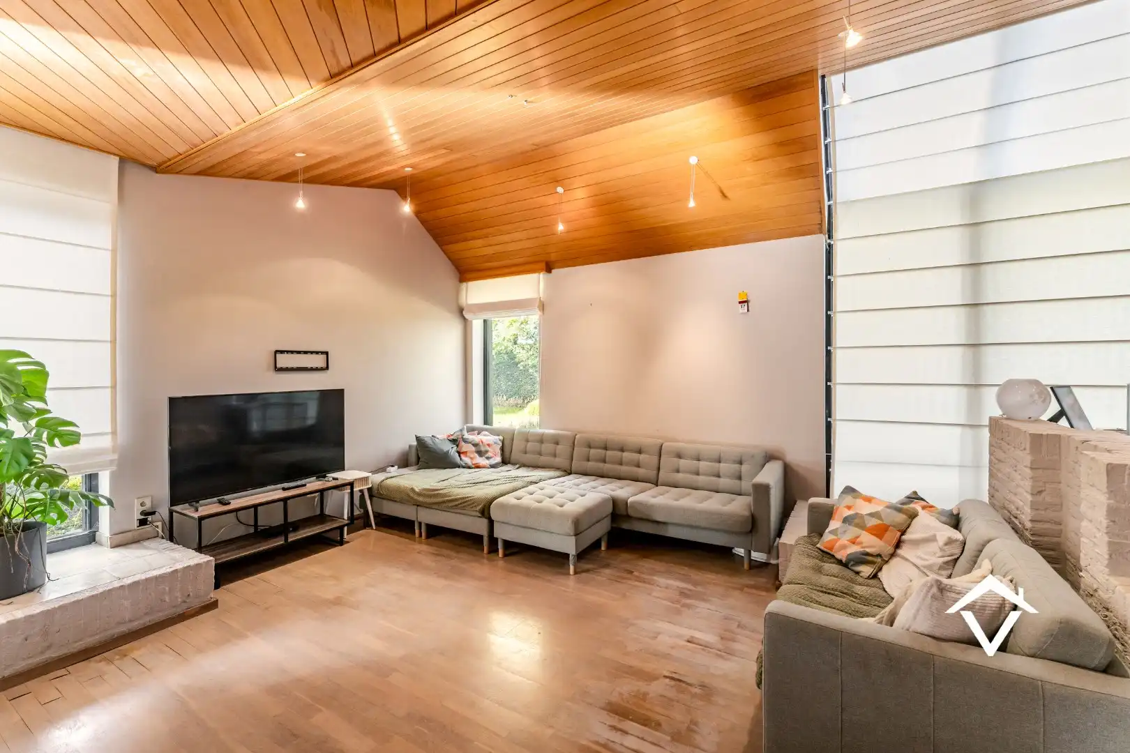 Instapklare woning met 6 slaapkamers op een topligging te Koekelare  foto 2