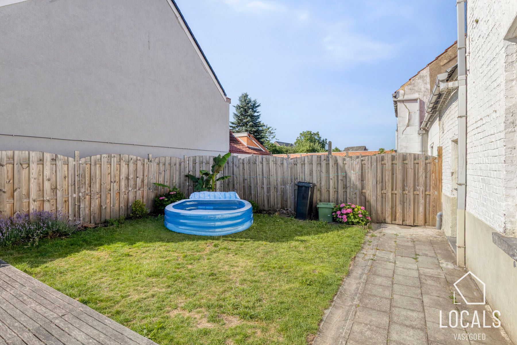 Op te frissen woning in het centrum van Liedekerke foto 14