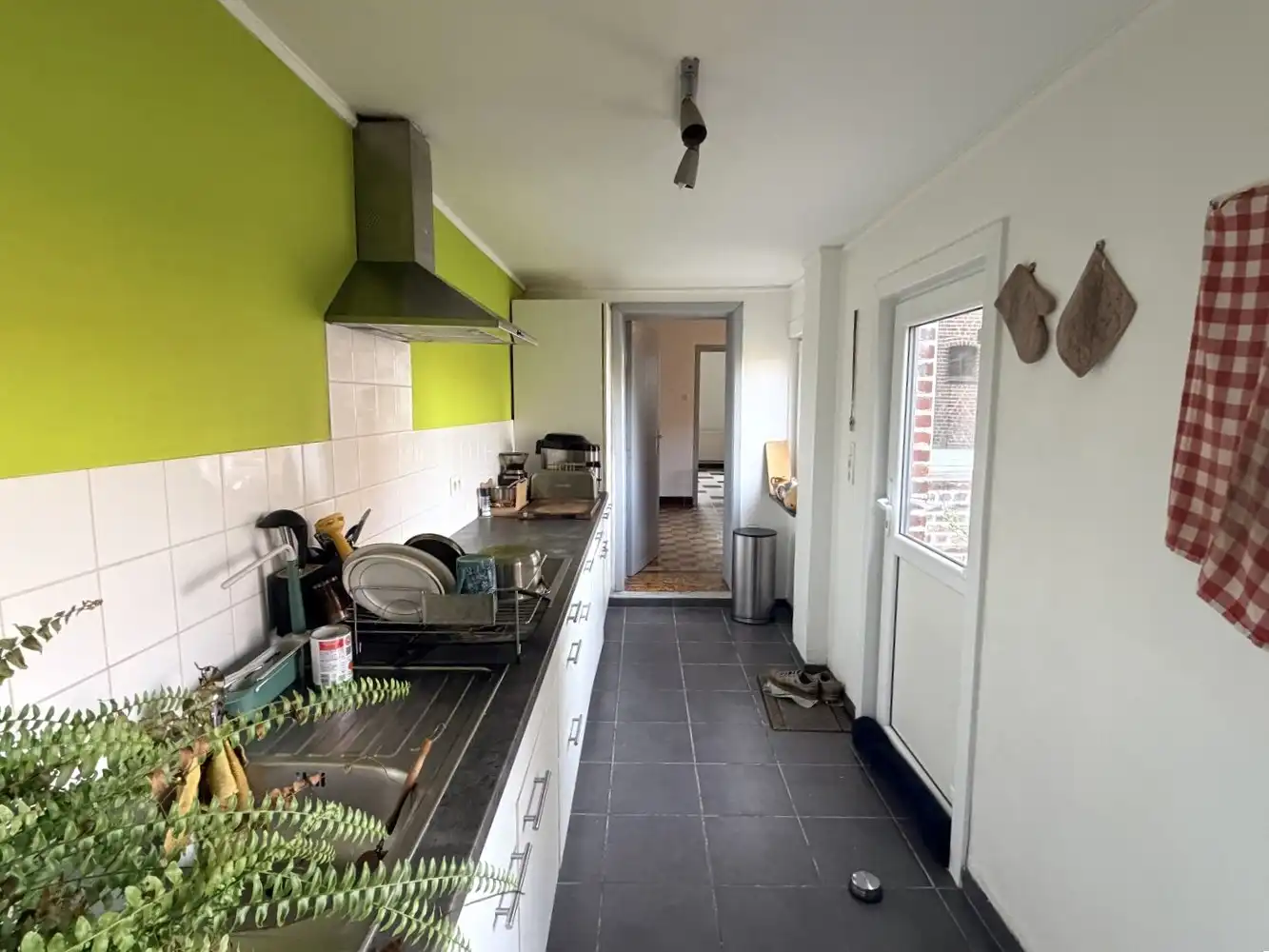 Rustig gelegen, ruime gezinswoning met groot potentieel foto 12