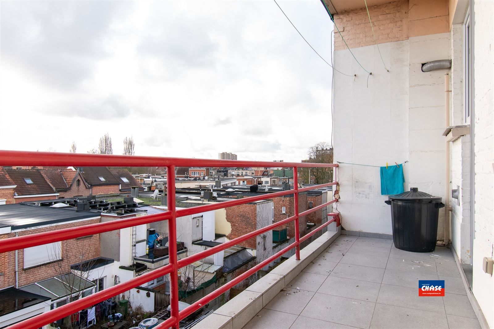Te renoveren app met 2 slpks + terras  foto 12
