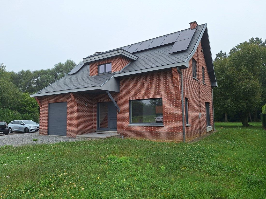 Knap gerenoveerde vrijstaande woning te Lummen foto 1