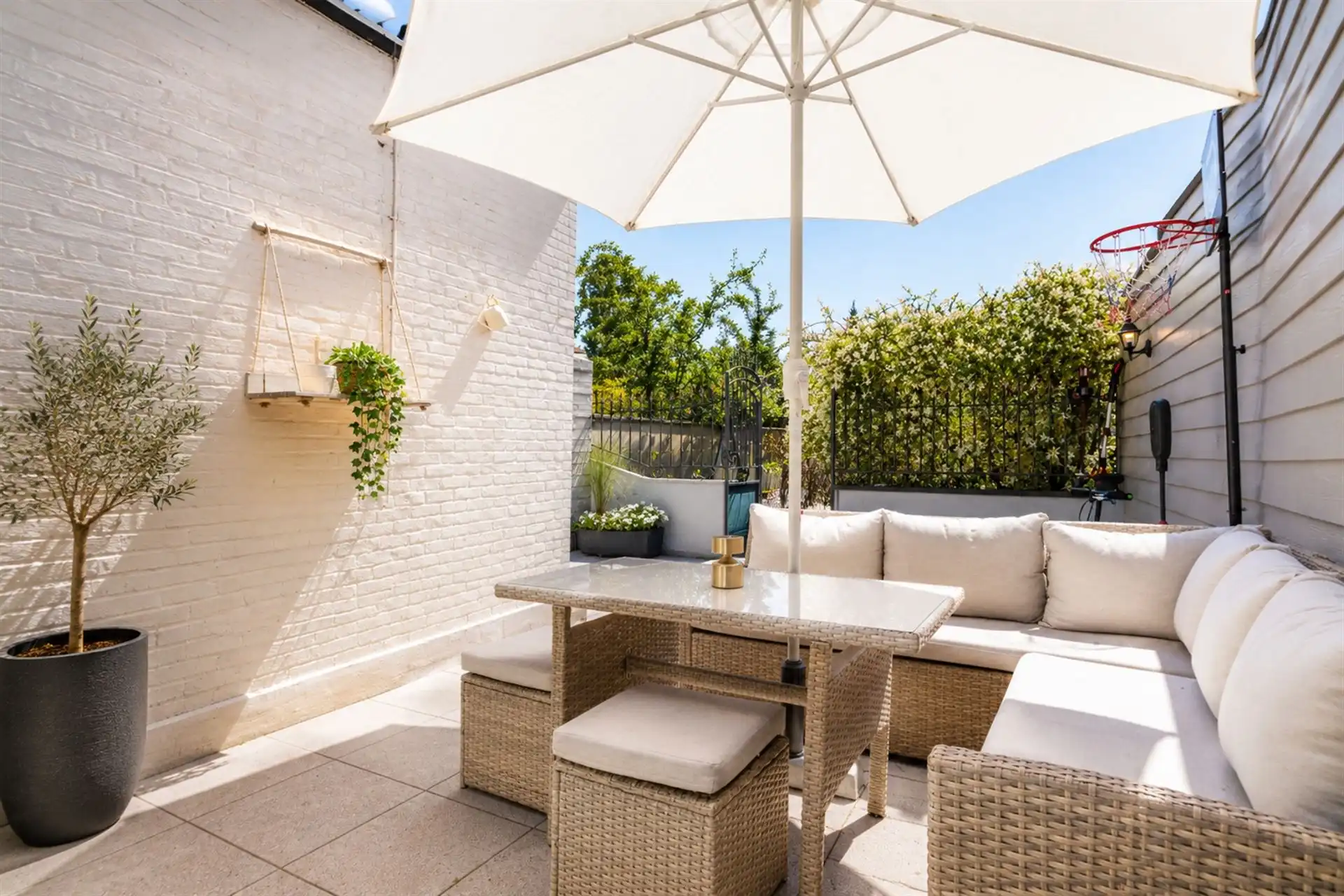 Instapklare woning met 4 slpk, kelder, ZO-tuin + uitweg foto 12