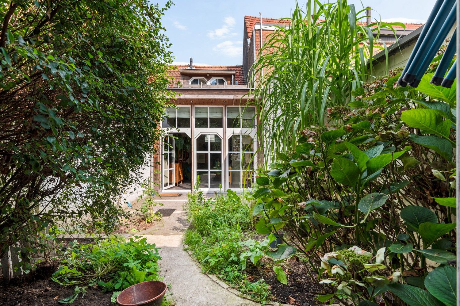 Charmant huisje met 2 slaapkamers en tuin aan Rivierenhof! foto 1