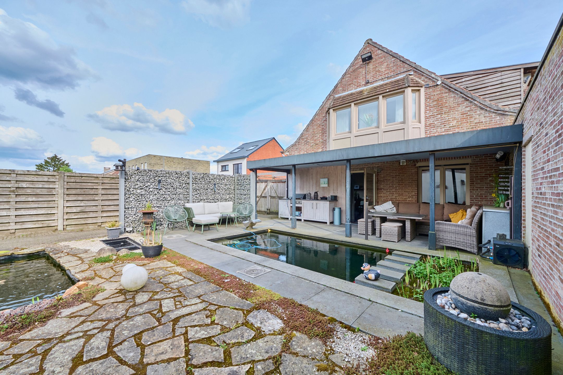 Ruim handelspand met woonst (3slpk)- zwemvijver  - diverse mogelijkheden !  foto 3