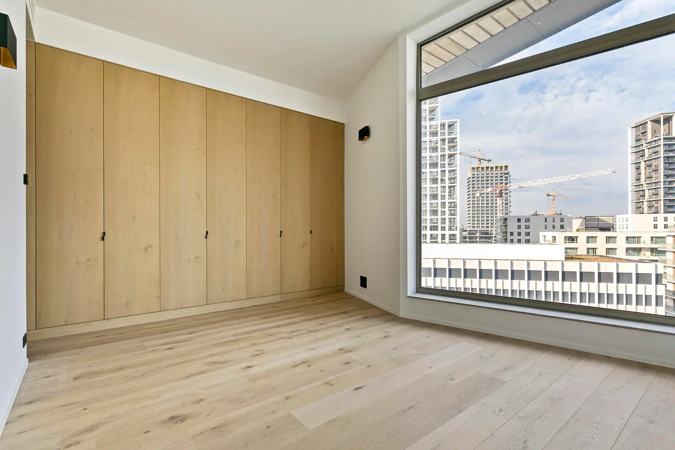 ANTWERPEN-ZUID - Luxueuze penthouse met riant terras en royale parkingfaciliteit foto 12