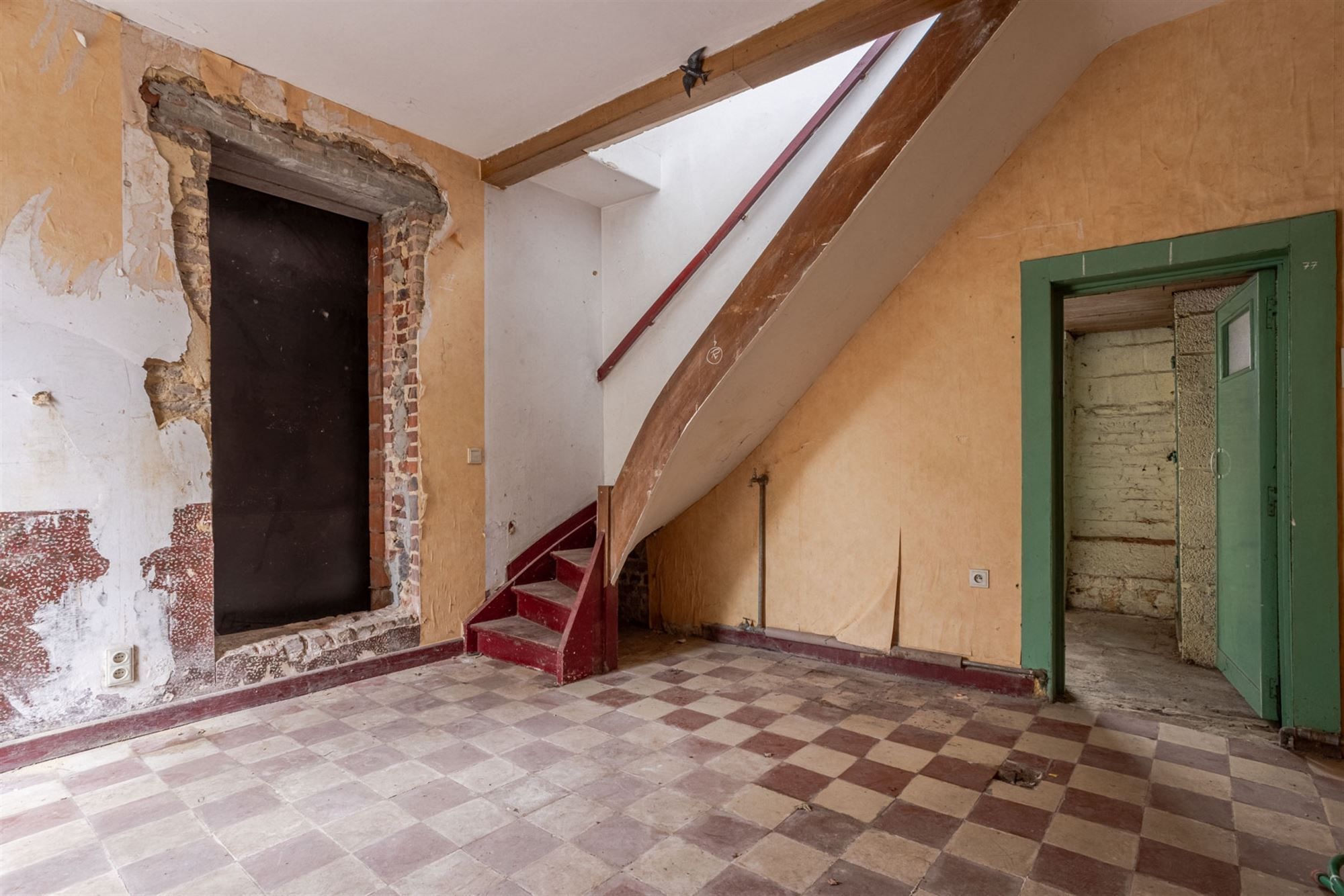 Volledig te renoveren woning met tal van mogelijkheden foto 4