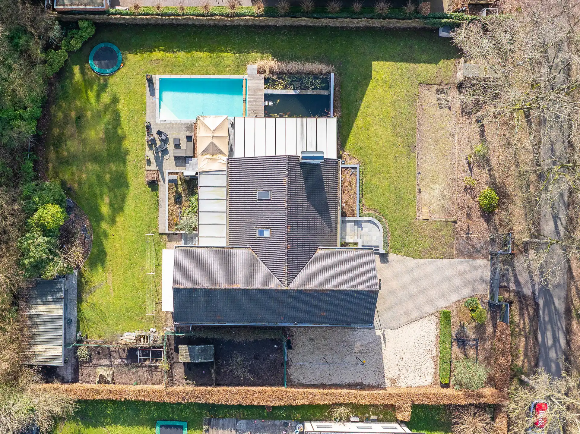 Ruime woning in rustige en groene omgeving foto 22