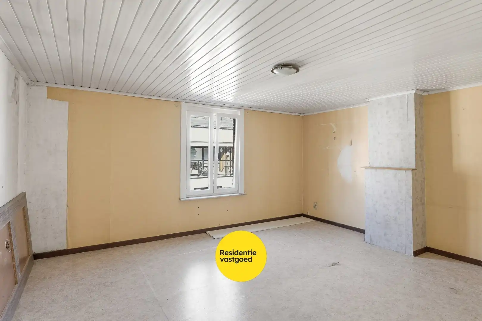 Te renoveren woning in centrum Eernegem foto 10