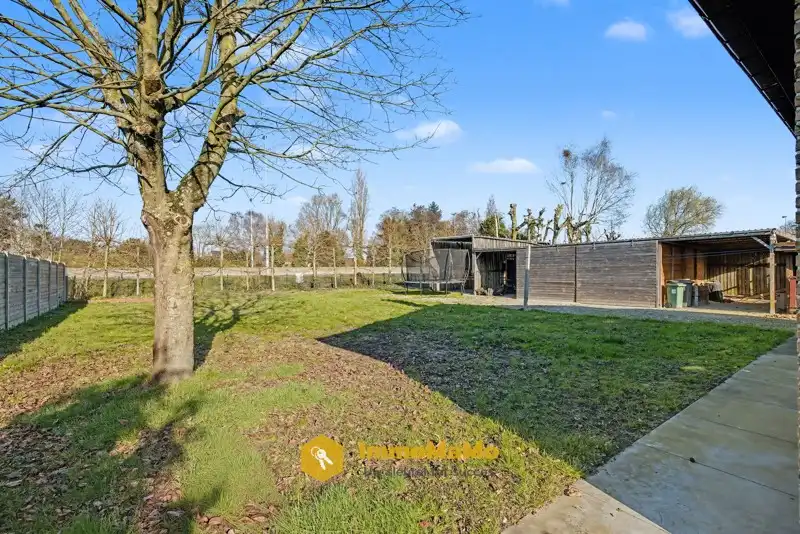 RUIME OPEN BEBOUWING MET GROTE TUIN TE KOOP IN ZELZATE foto 24