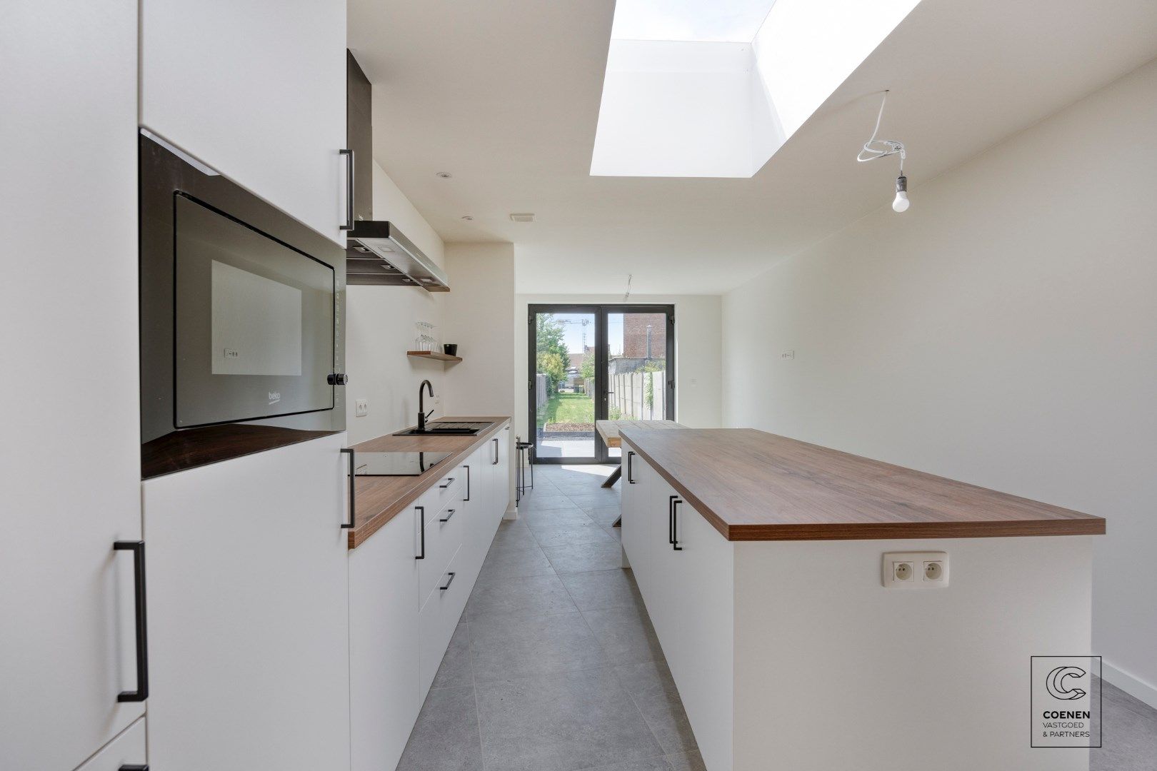 Charmant, volledig gerenoveerde woning met 2 slaapkamers te Turnhout! foto {{pictureIndex}}