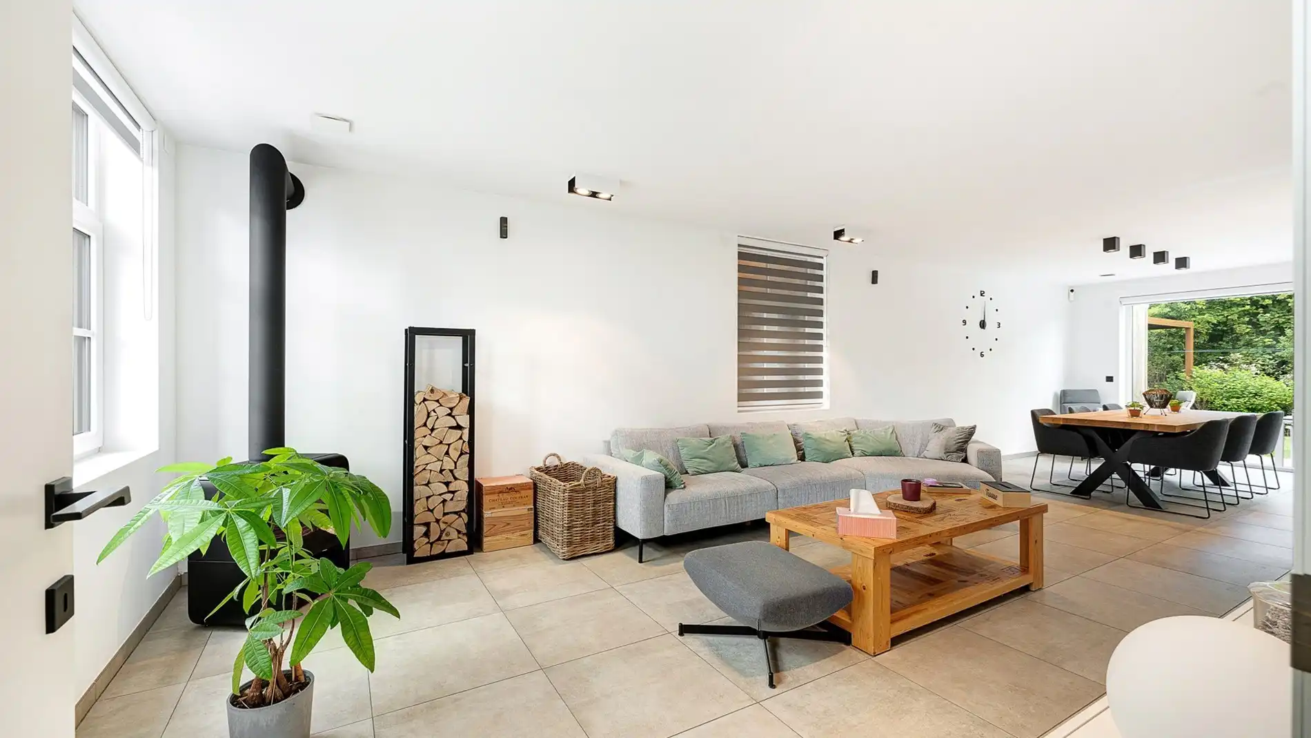 Recente woning met parking en tuin te Moerkerke-Damme foto 3