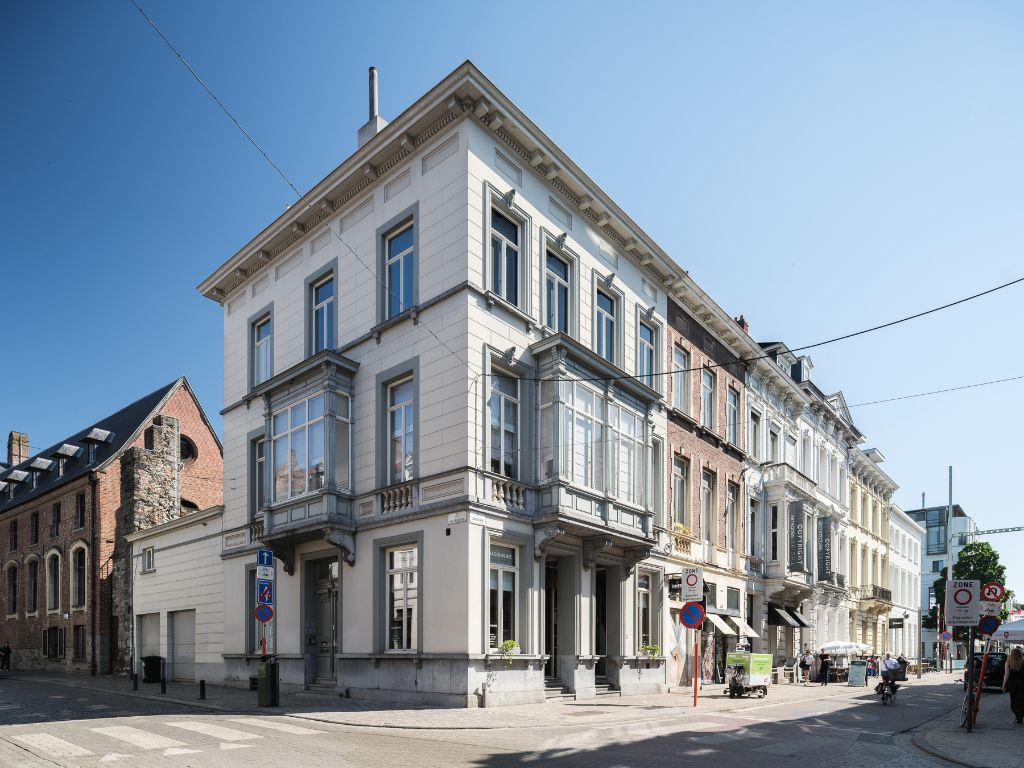 Karaktervol appartement (213 m²) op een gegeerde centrumlocatie foto 3