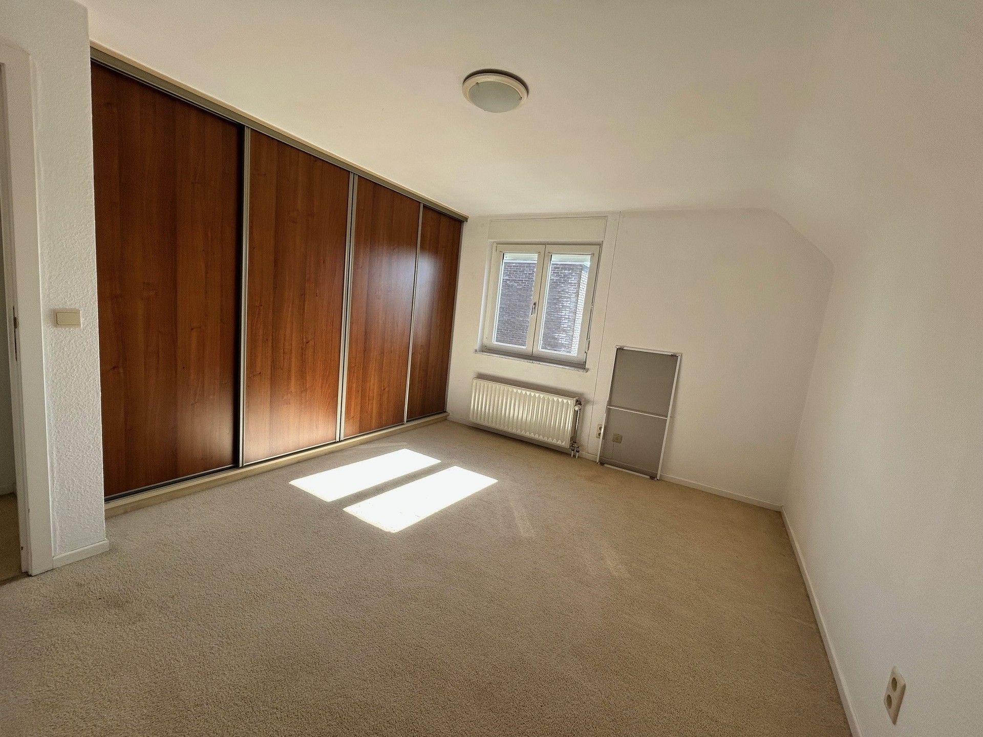 Ruime woning met aangelegde tuin in Rosmeer foto 18