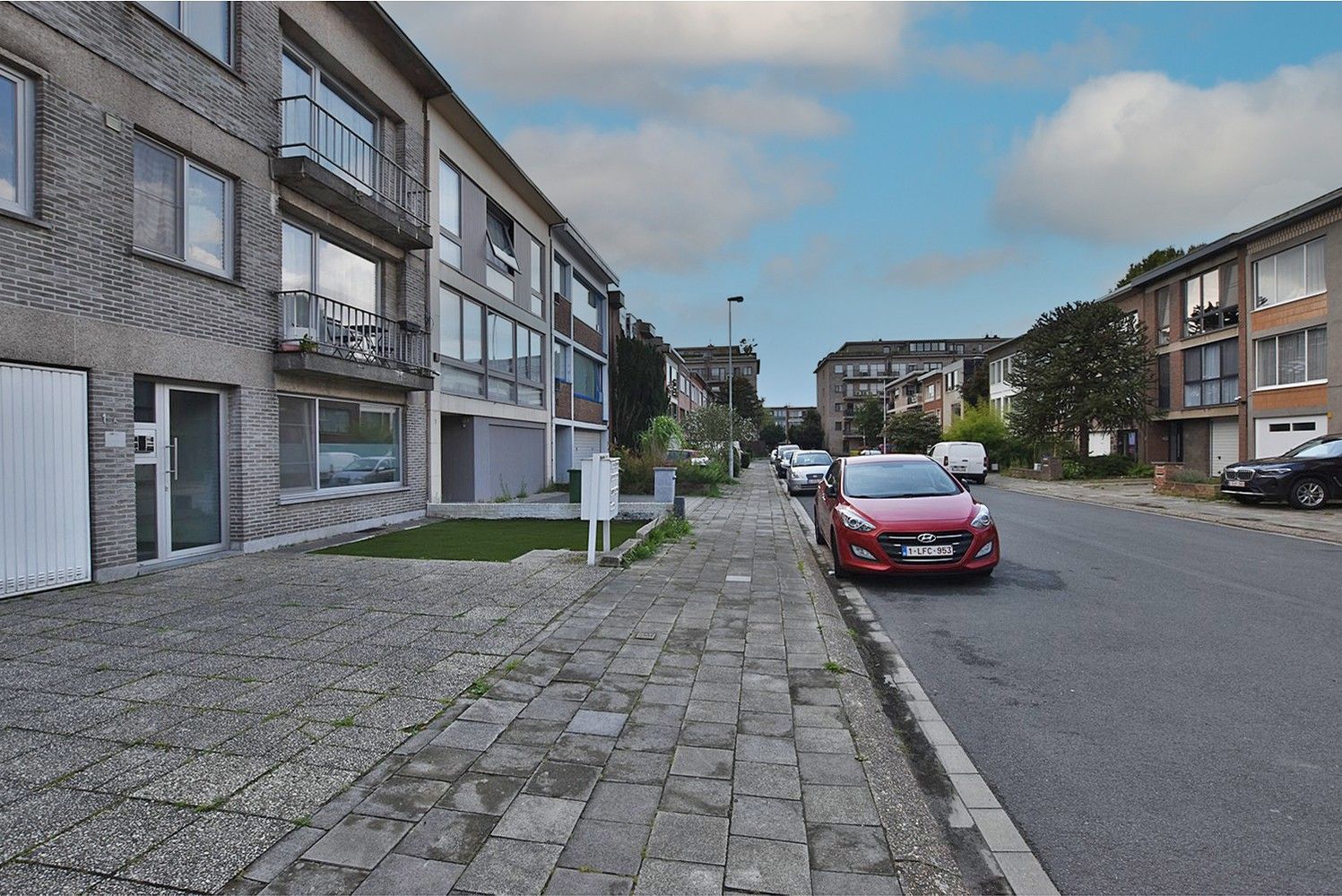 Gelijkvloers appartement met terras op gunstige locatie te huur! foto 9