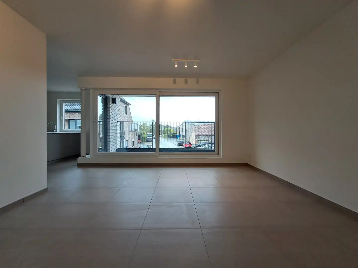 Ruim appartement met 2 terrassen! foto 2