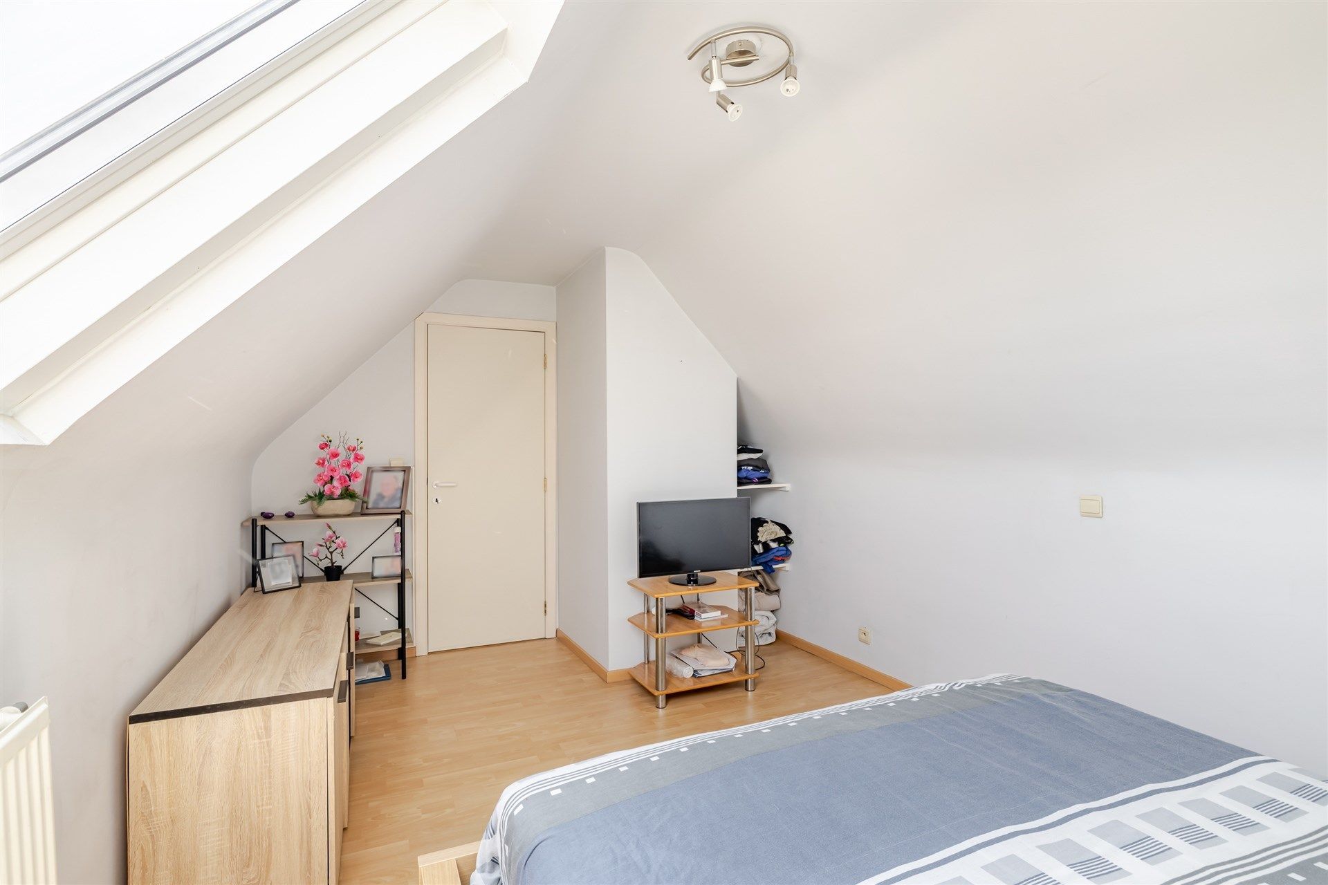 Instapklaar appartement met 2 slaapkamers in Dendermonde! foto 11