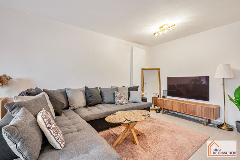 Recente, instapklare woning met groot terras en garage foto 4