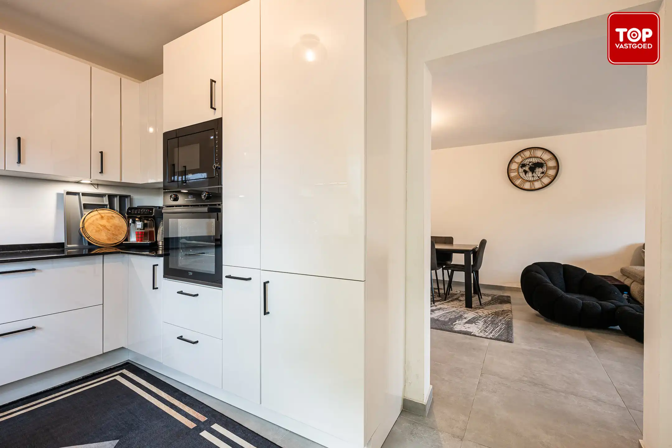 Gerenoveerde open bebouwing met 5 slaapkamers en tuin foto 6