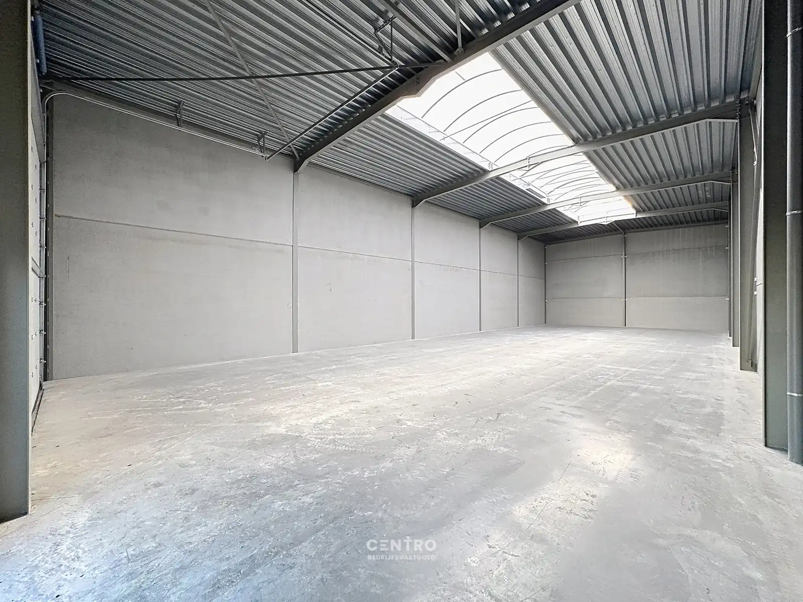 NB MAGAZIJN (203m²) inclusief 1 private PARKEERPLAATS op industriezone "Schatting" te Zedelgem foto 6