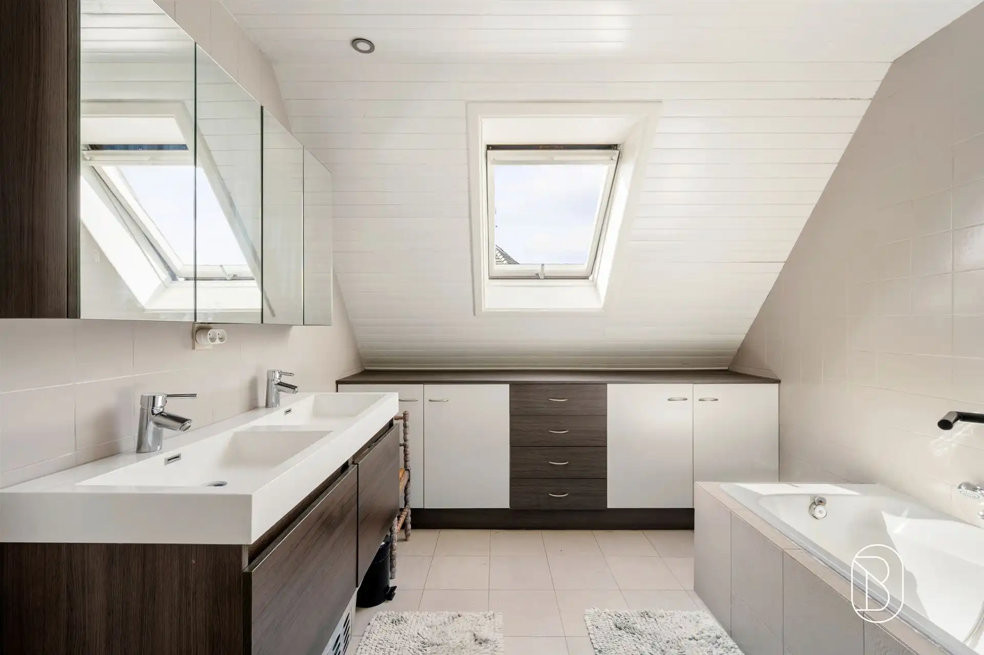 Ruime alleenstaande woning met 4 SLK op 991 m²! foto 24