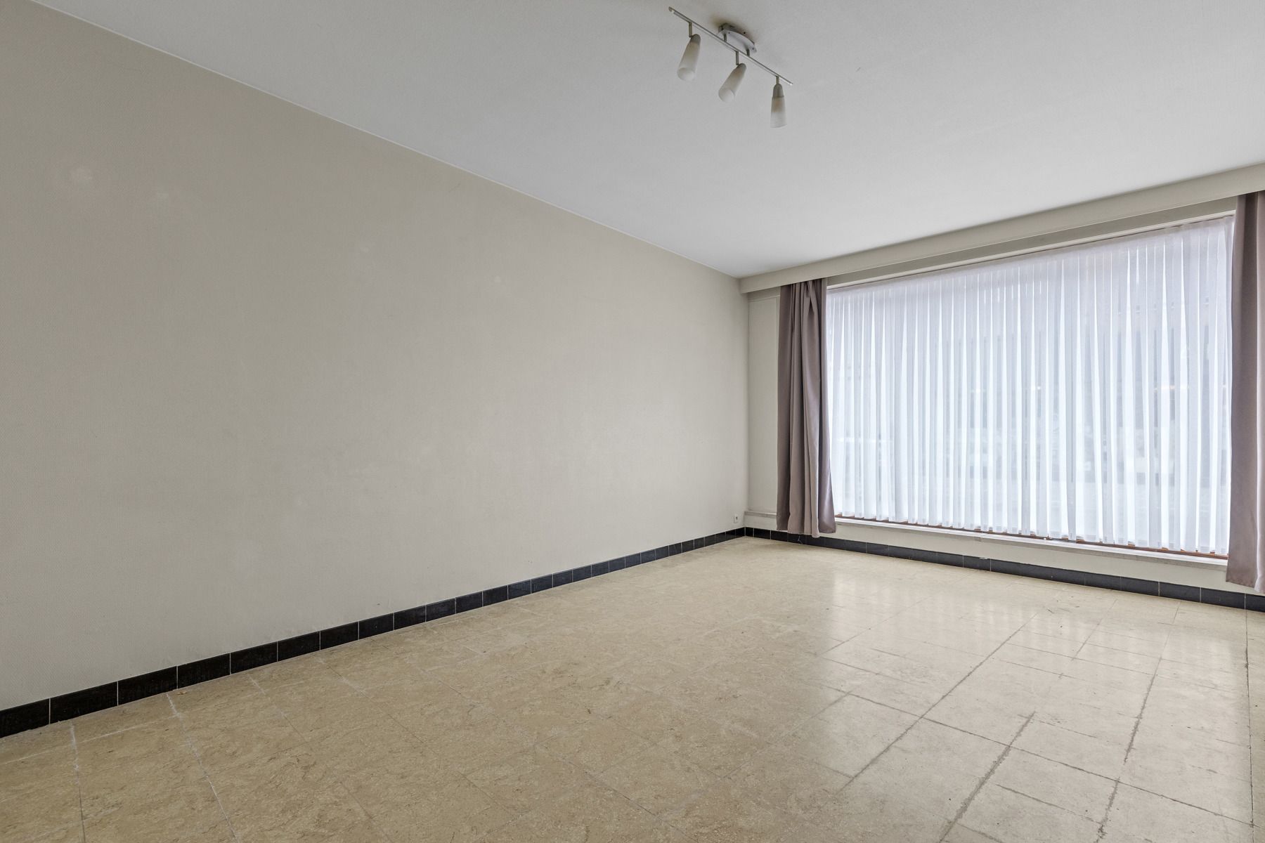 Gelijkvloers appartement te koop in het centrum van Geluwe foto 4