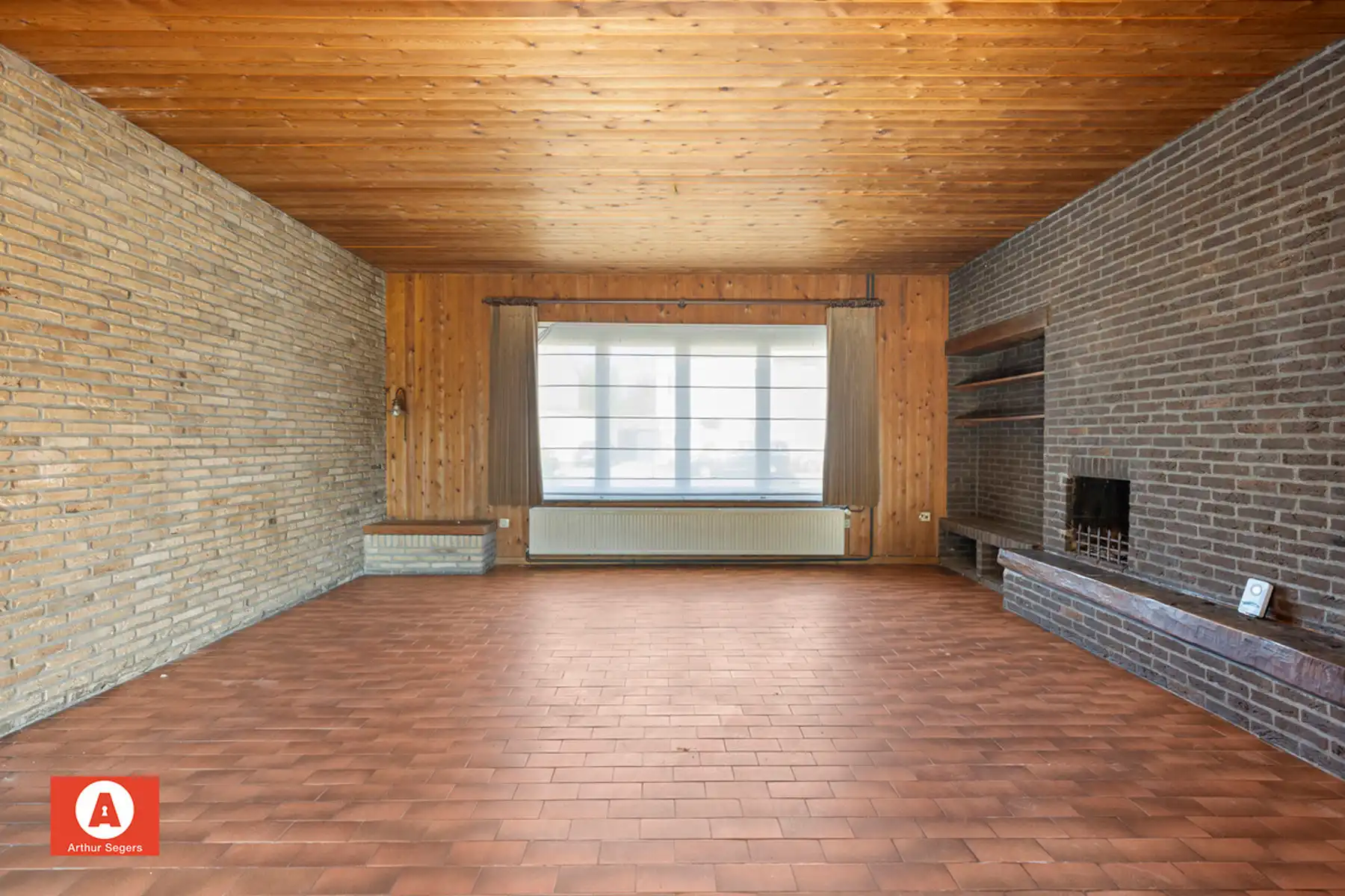 Te renoveren open bebouwing met 4 slaapkamers op toplocatie foto 8