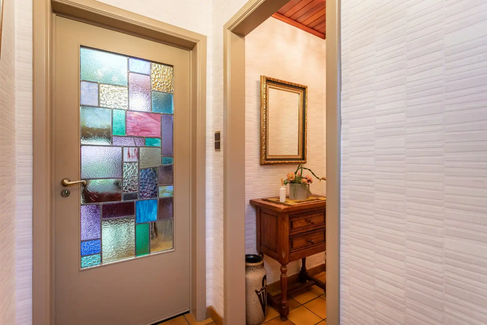 Solide 3-gevel woning met 3 slaapkamers, tuin en garage nabij centrum Halle foto 4