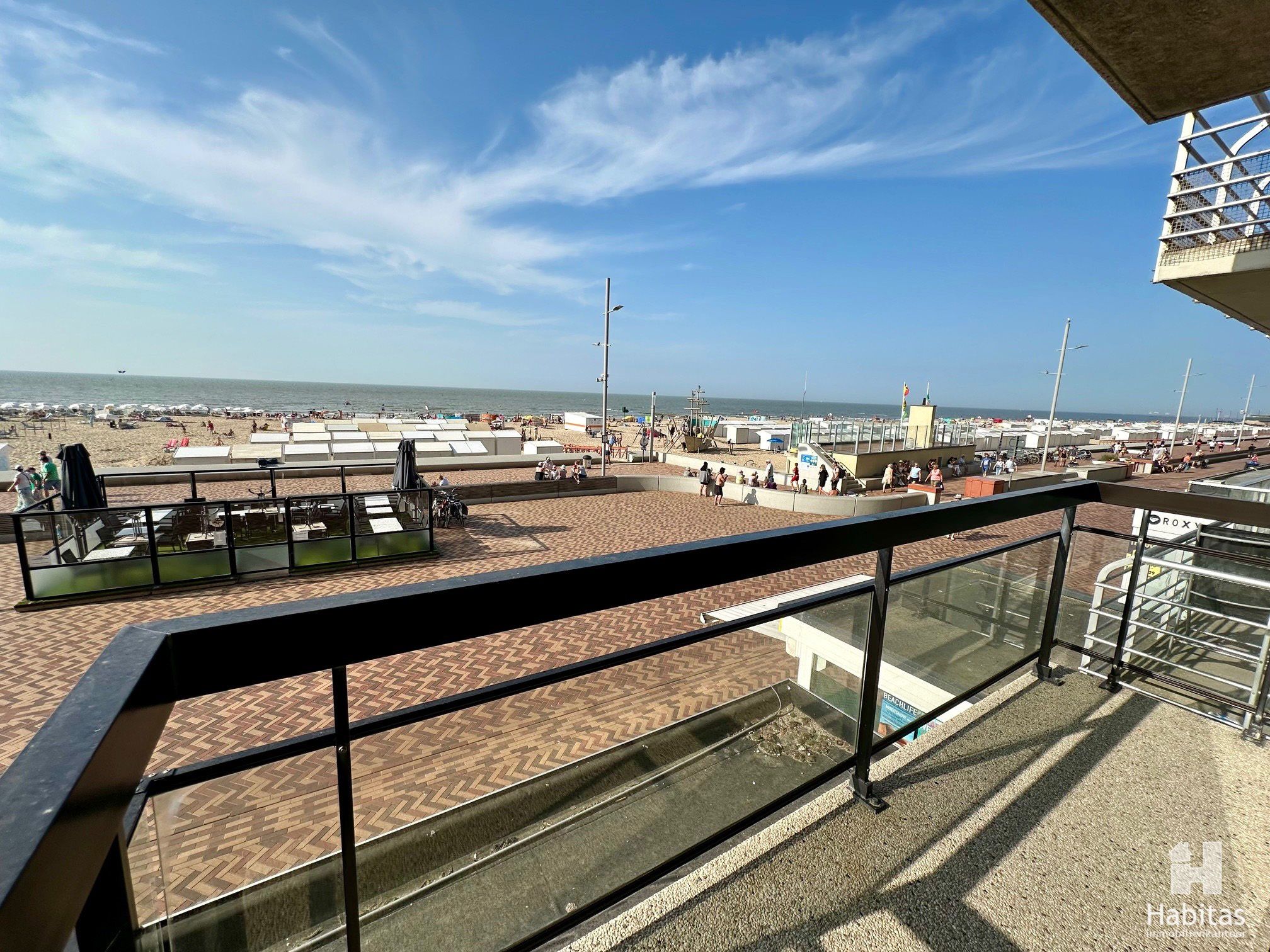  2-slaapkamerappartement met prachtig frontaal zeezicht foto 3
