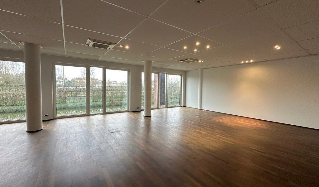 Kantoorruimte te huur in Clinton Park in Roeselare foto 13