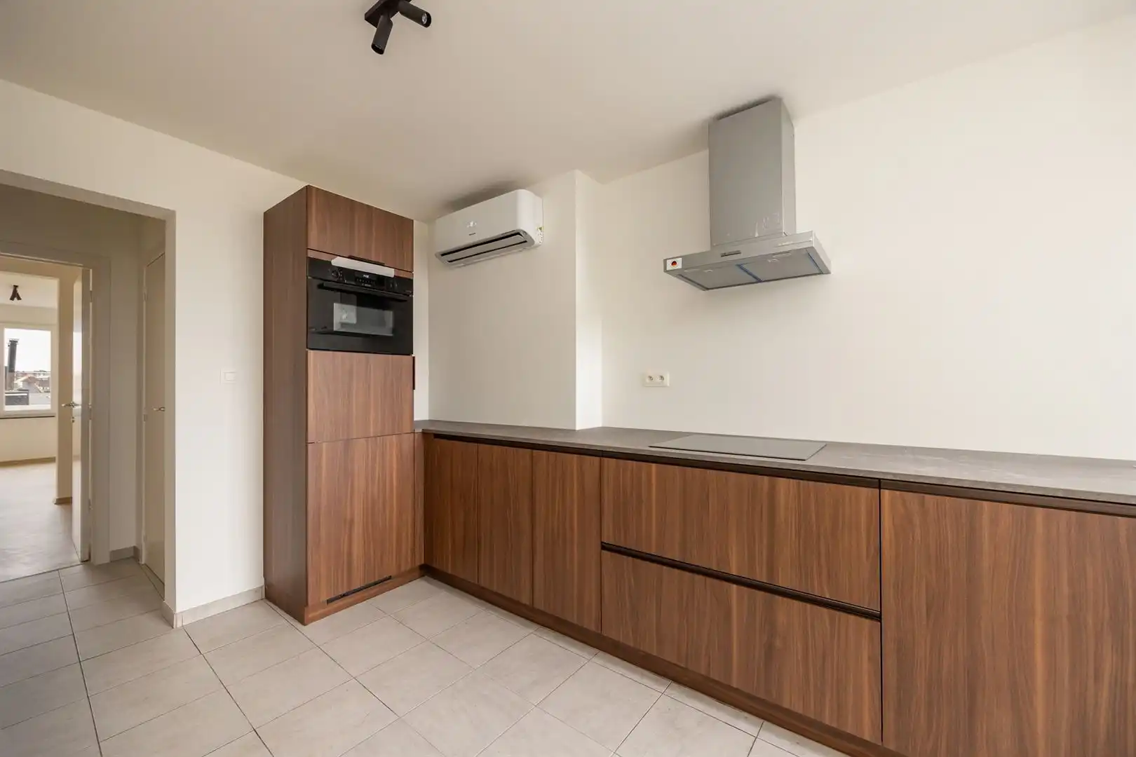 Gerenoveerd appartement in het hippe BOHO foto 12