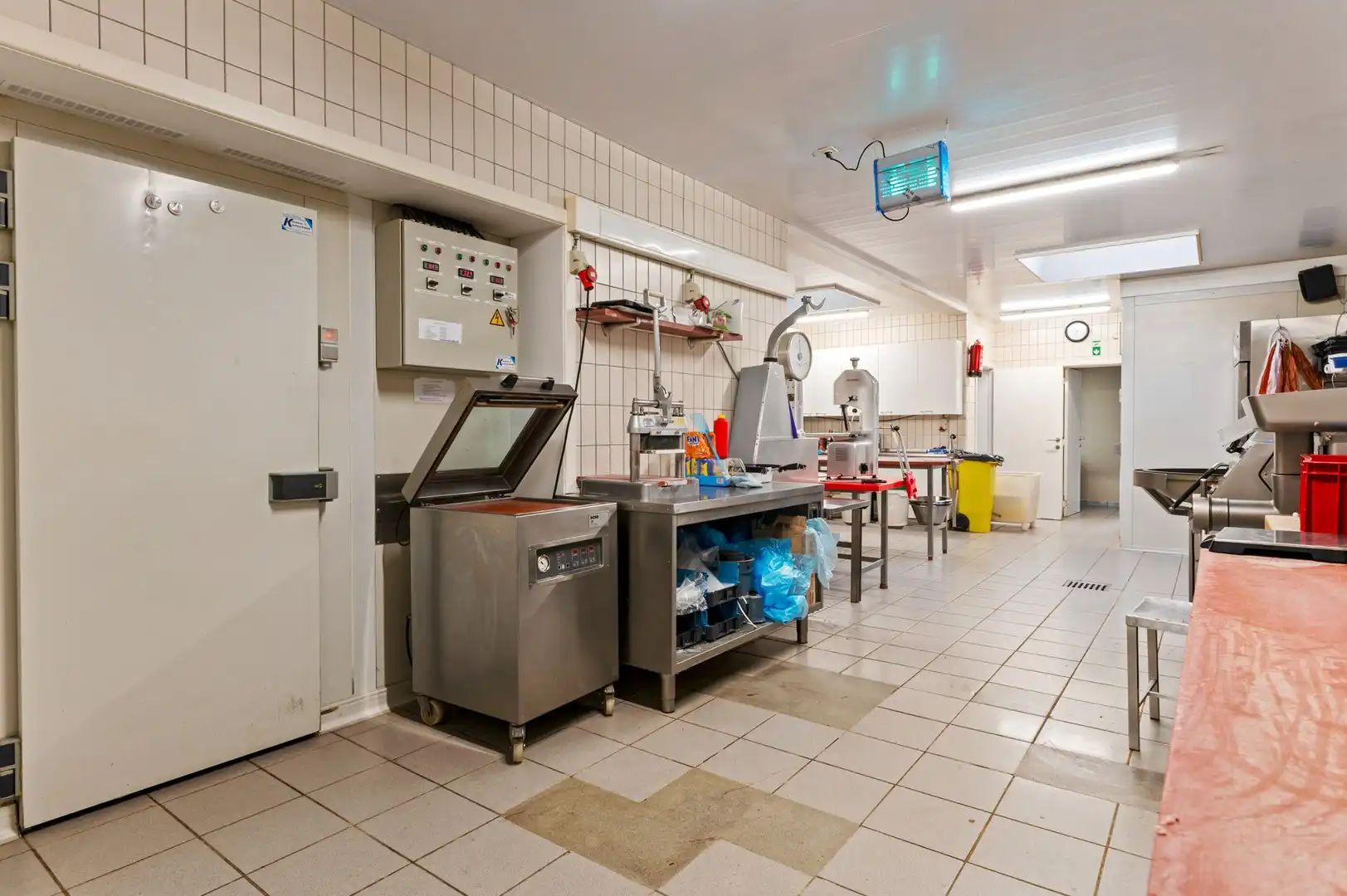 Opbrengsteigendom - Commercieel glv met 3-slpk woonst foto 5