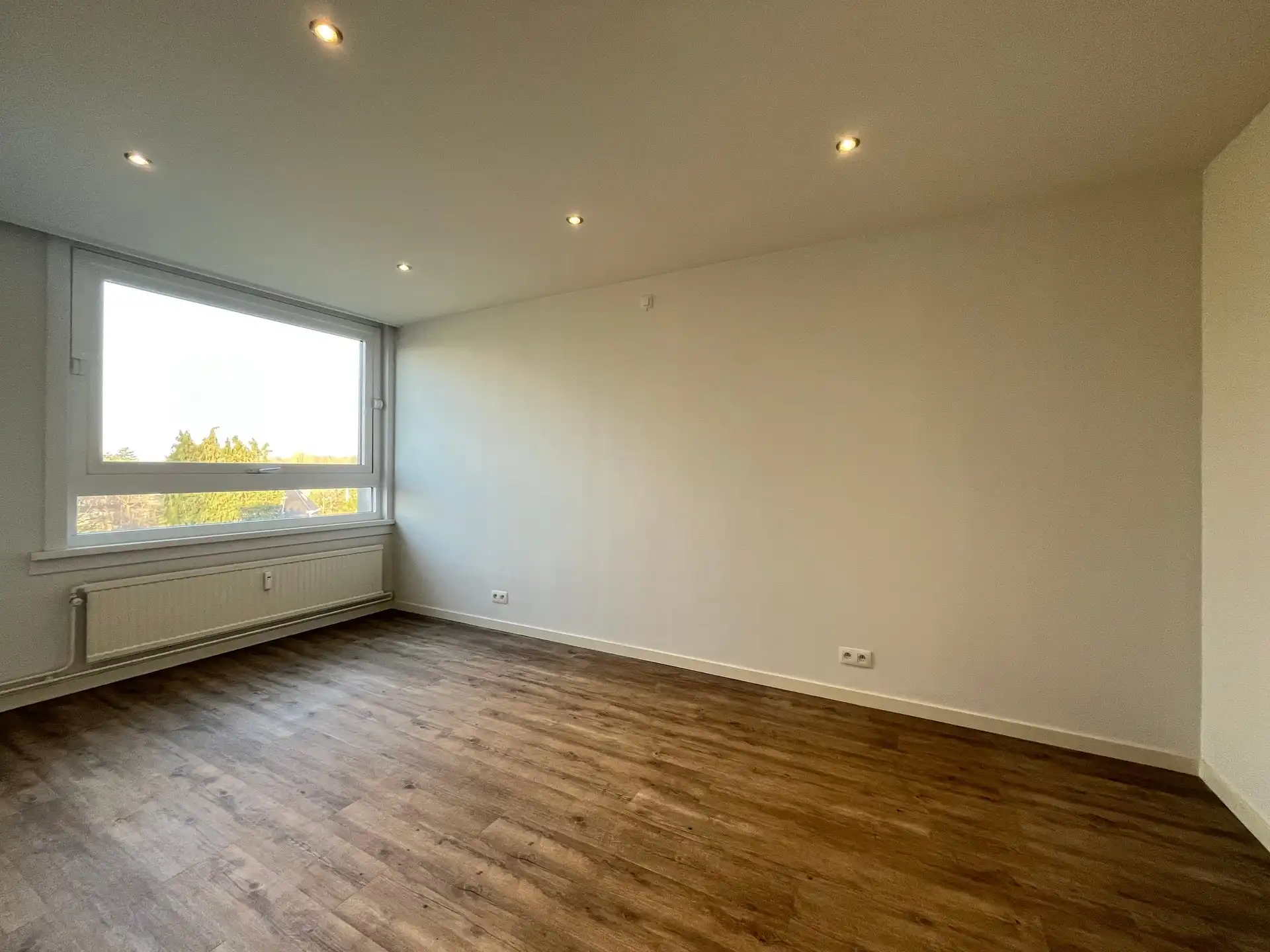 Appartement met terras en autostaanplaats foto 4