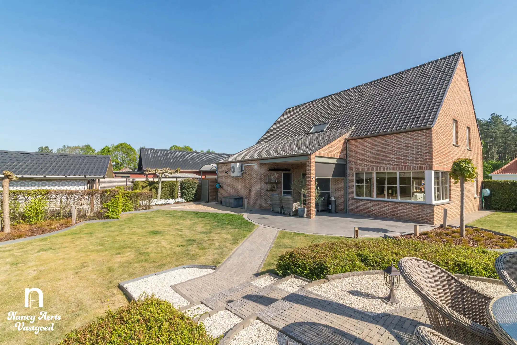 Prachtige gezinswoning met kapperszaak op rustige ligging foto 6