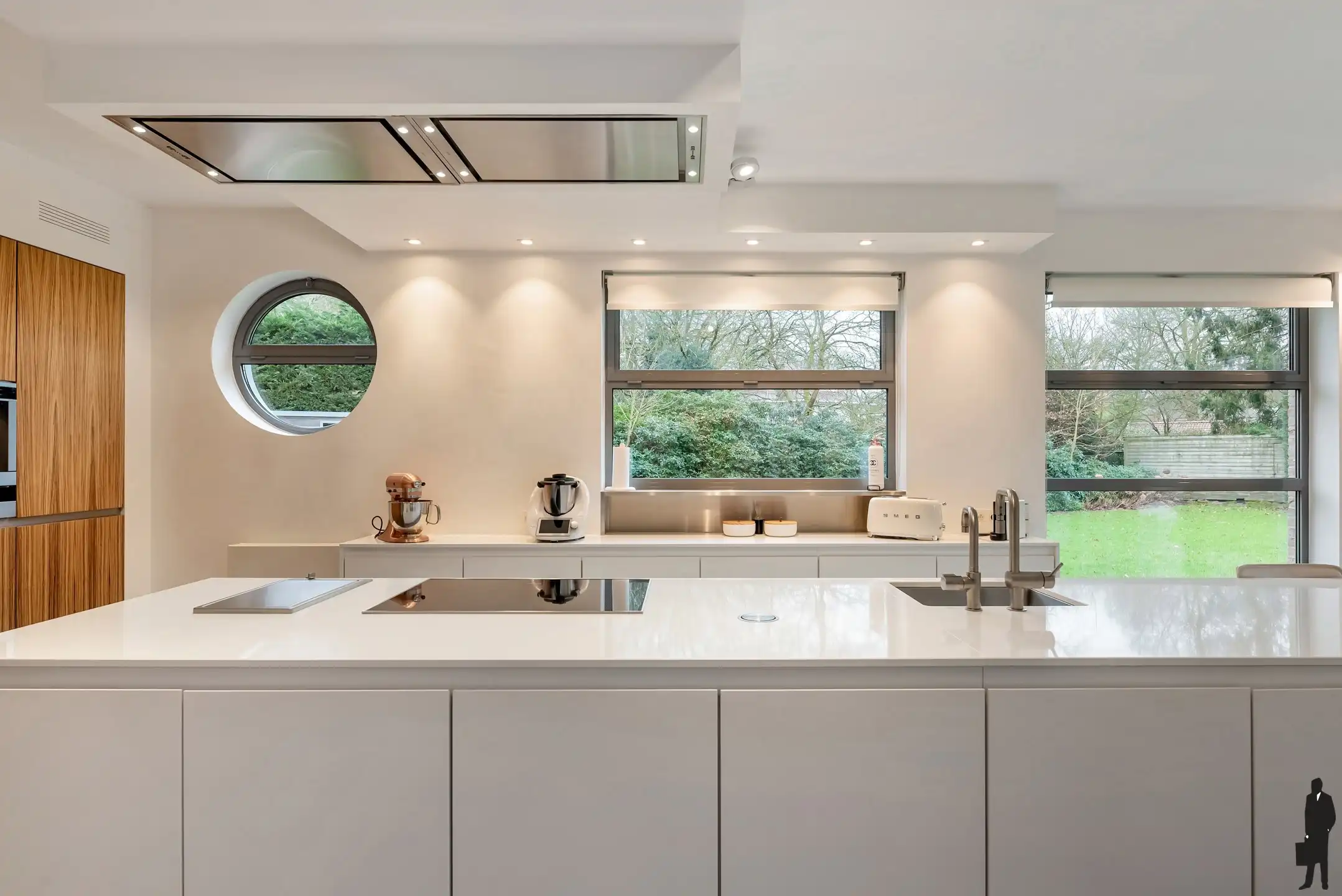 VILLA MET APARTE PRAKTIJK OF APART KANTOOR AAN HUIS (vrij beroep mogelijk!)  foto 9