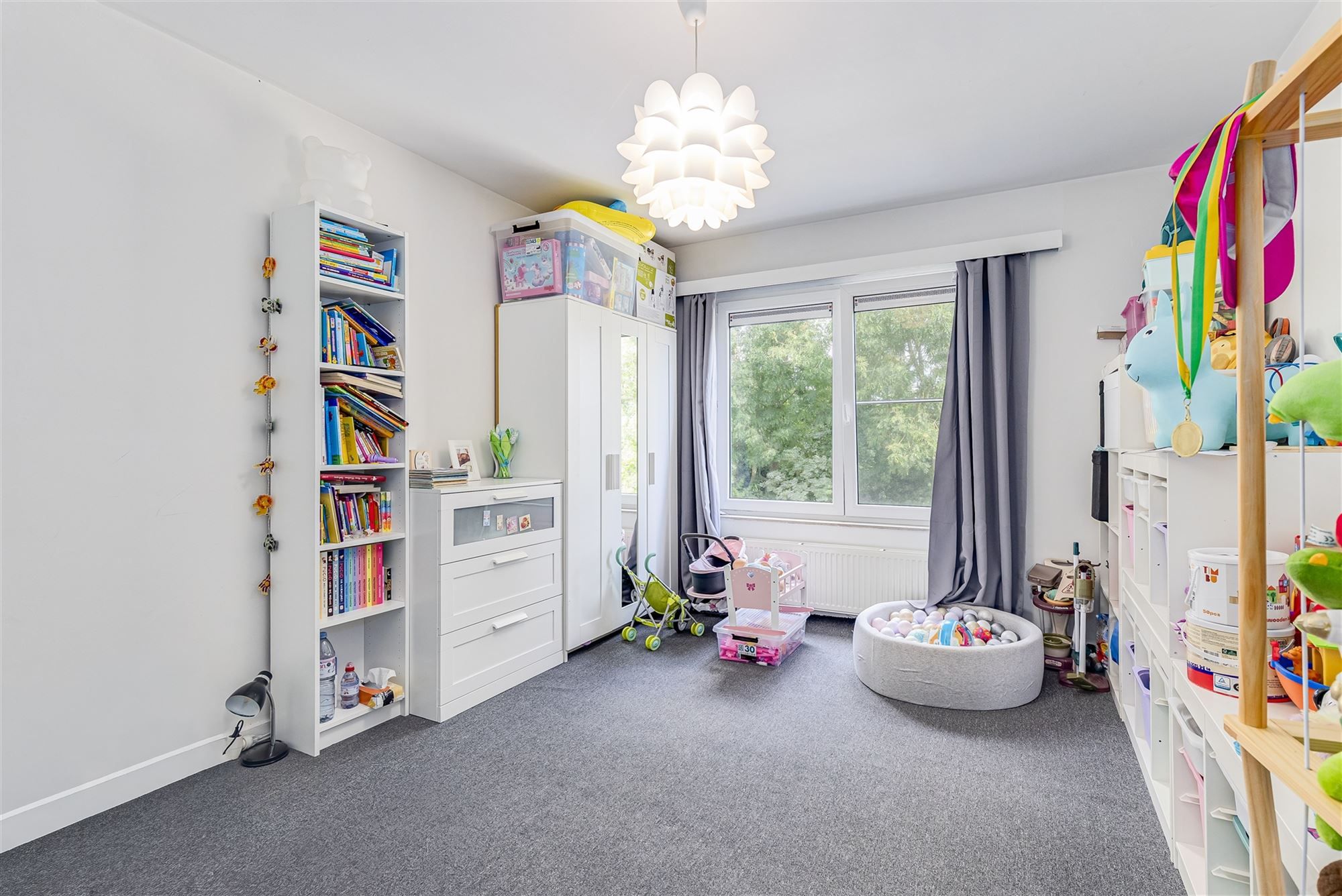 Ruim appartement met 2 slpk + terras te koop in Mortsel foto 9