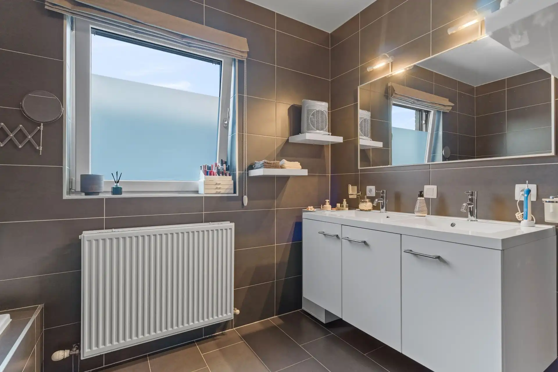 Prachtige moderne halfopen bebouwing, op perceel van 668m², op zeer centrale locatie te Moerzeke (Hamme) foto 13