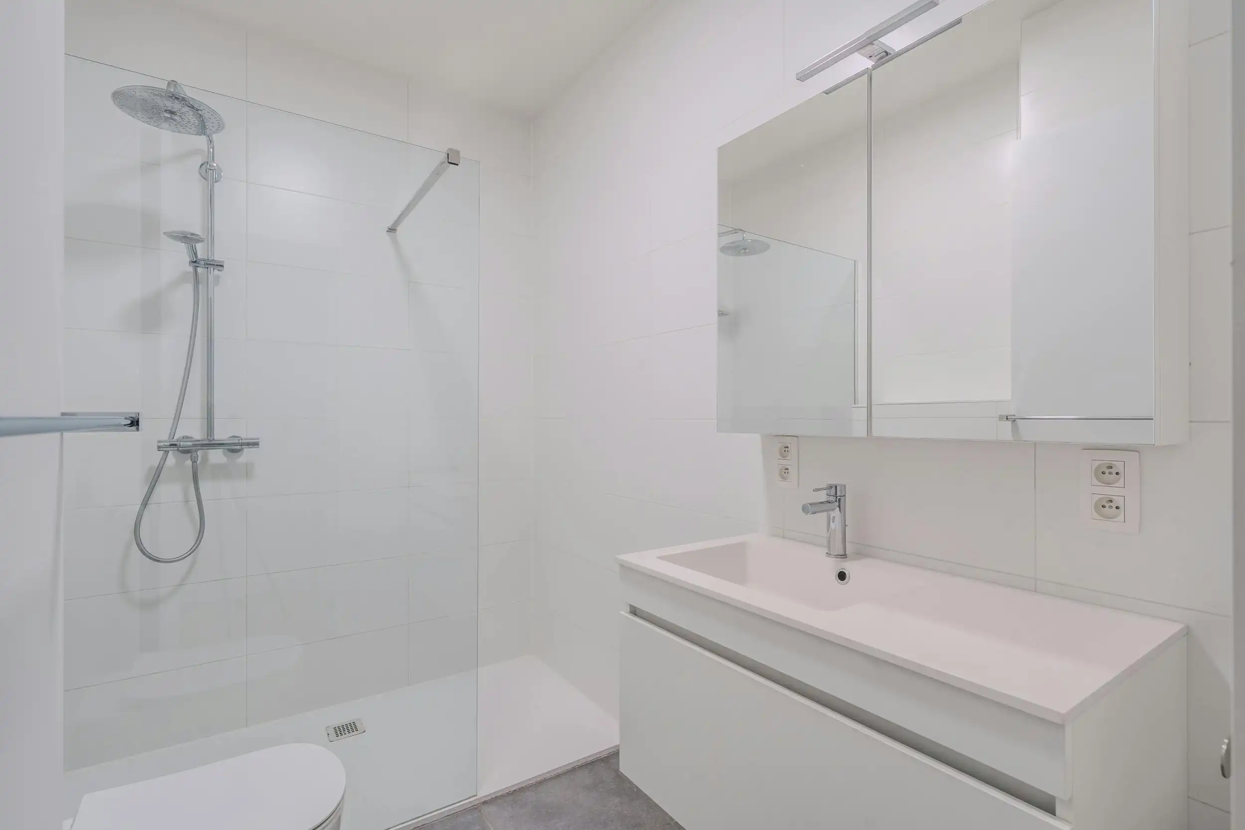 Recent appartement met twee slaapkamers en ruime terrassen foto 5