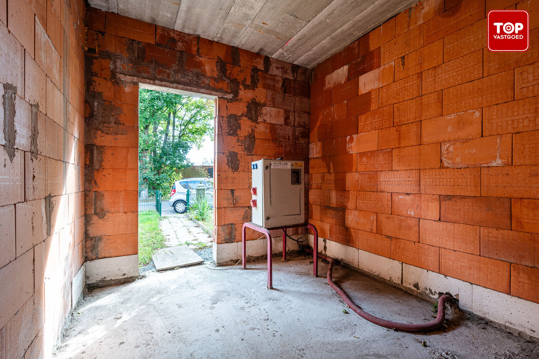 een beloftevolle woning in opbouw, volledig naar eigen smaak af te werken foto 9