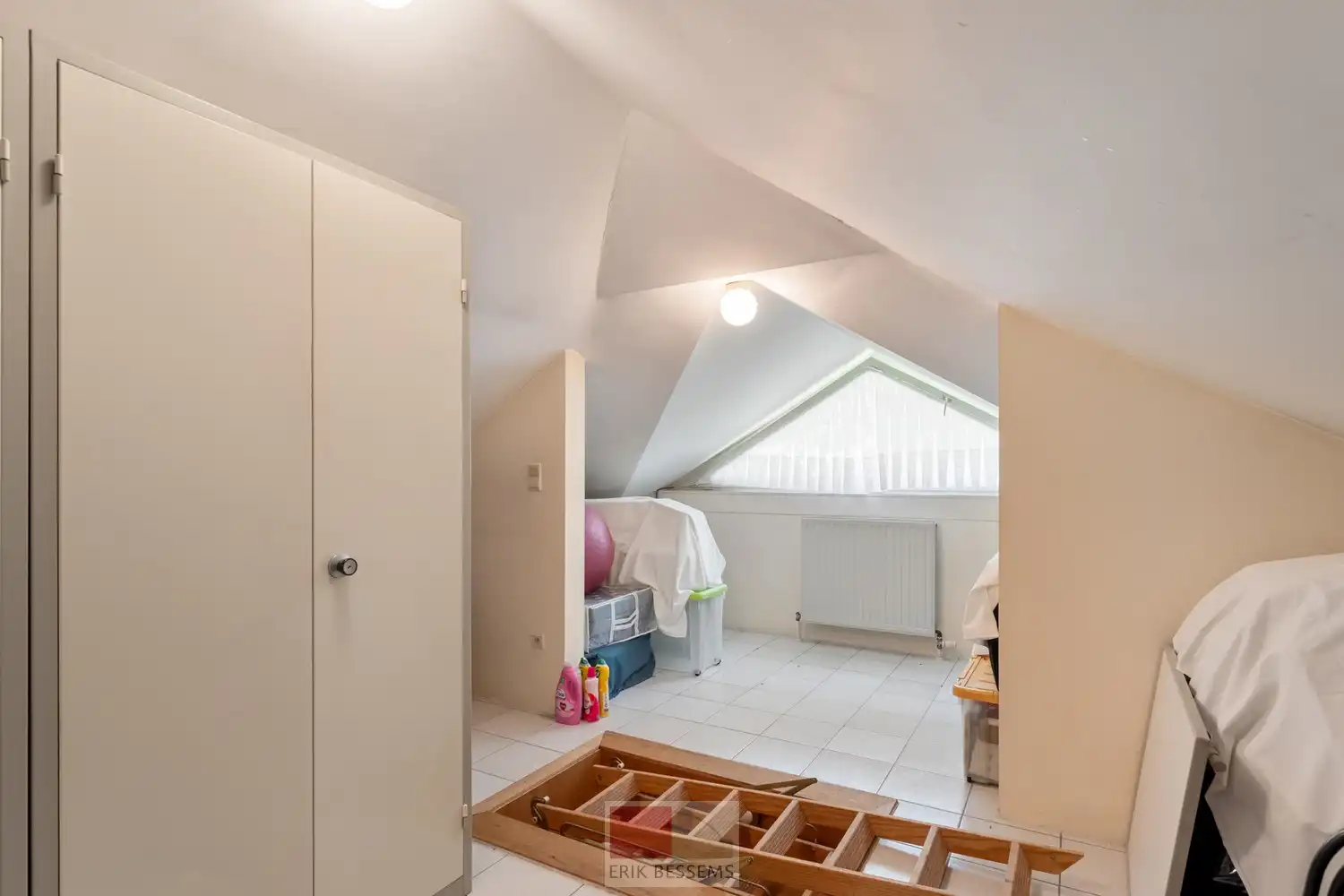 Exclusieve villa met natuurleien dak, gelegen op een unieke toplocatie in het prachtige Maasmechelen, gelegen op een perceel van 3295m². foto 21